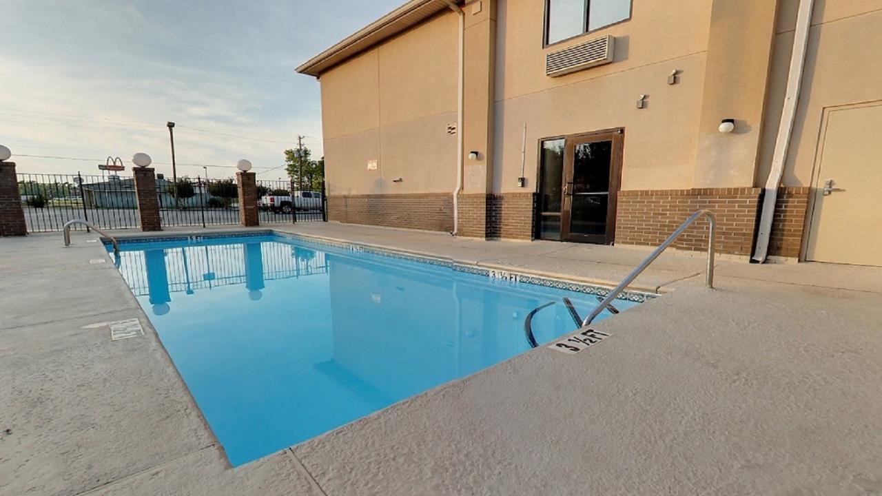 Econo Lodge Waynesboro Exterior photo