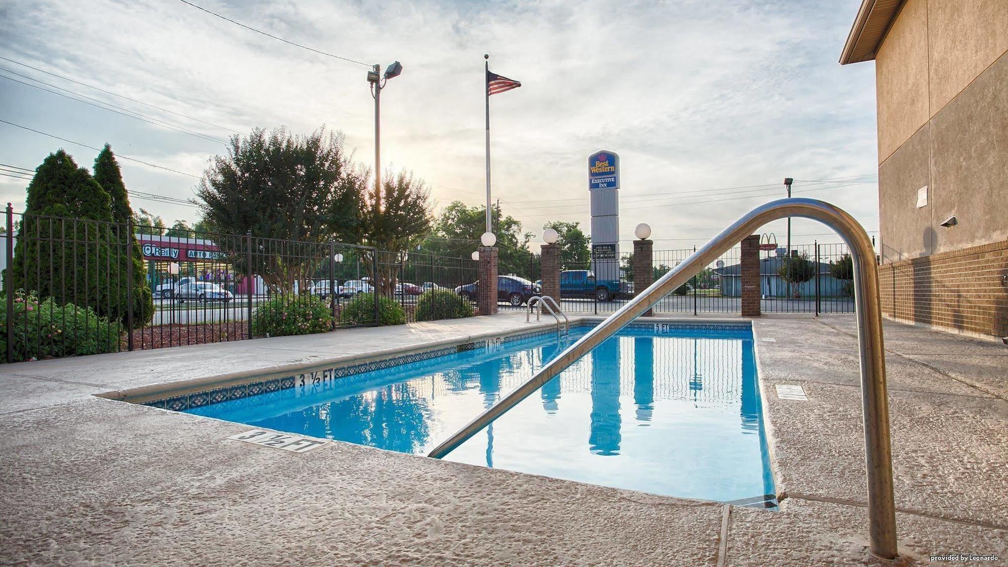 Econo Lodge Waynesboro Exterior photo